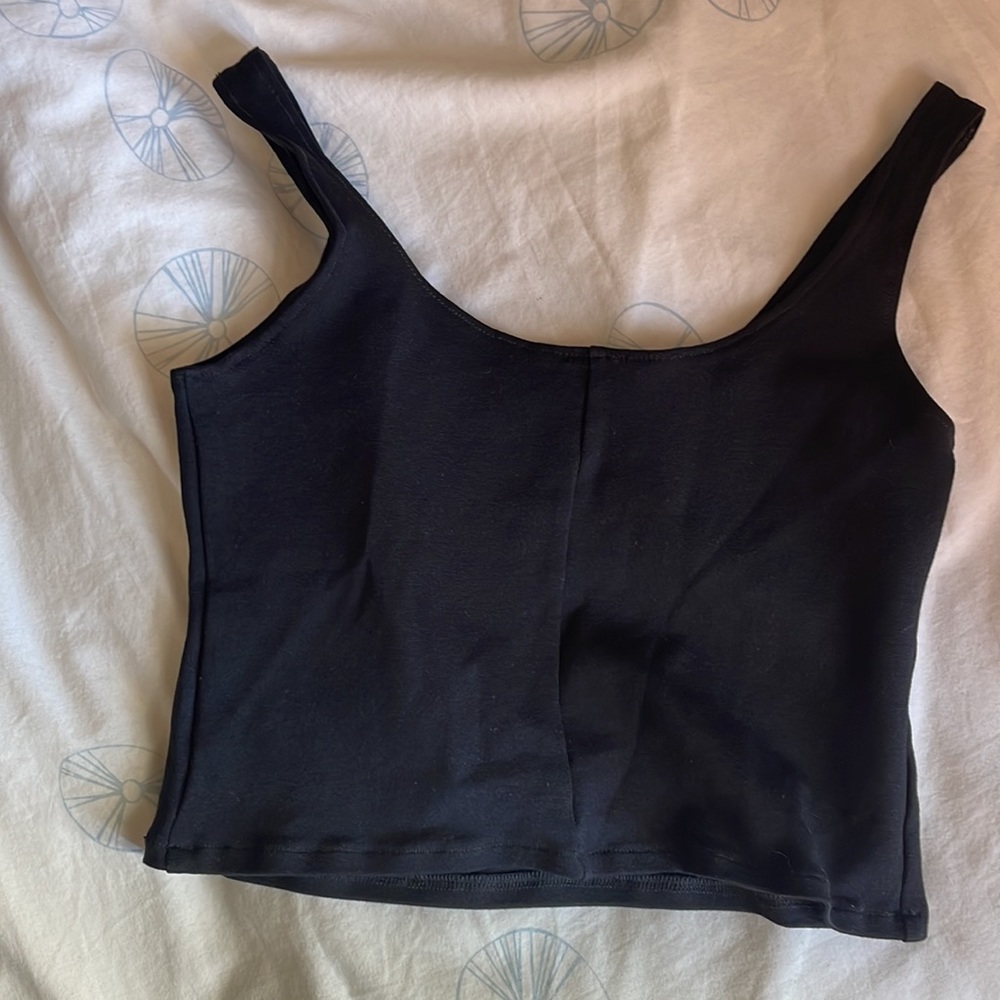 Manu Studio Basic Black Crop Tank - image 3